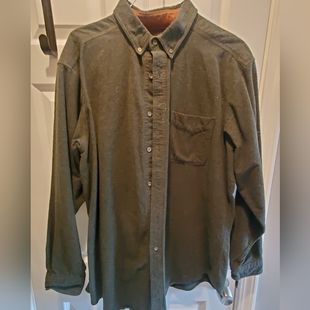 Woolrich 100% cotton. Long sleeve button up.  Olive Heather. Sz xl.